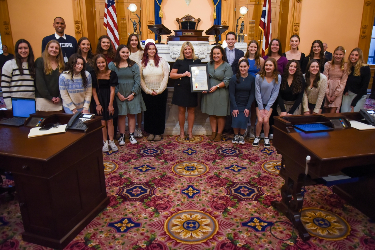 Kunze Recognizes Thomas Worthington Girls Water Polo Team