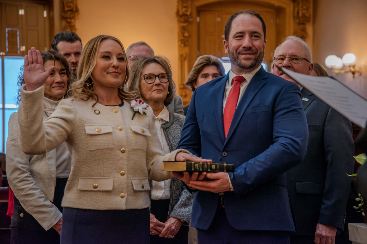 Manchester Sworn into the Ohio Senate