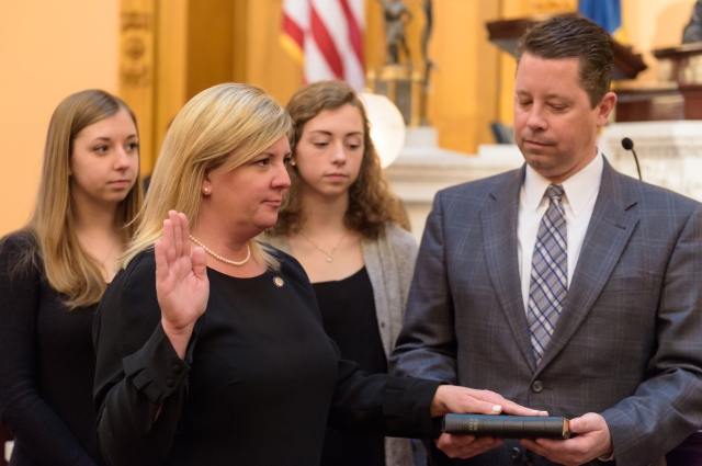 Kunze Sworn In as a Member of the Ohio Senate