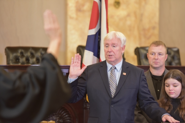 Landis Sworn into Ohio Senate for 135th General Assembly