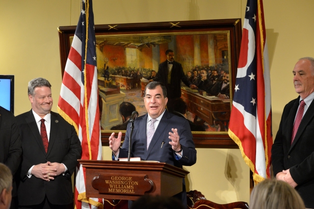 Lang Announces Bill to Eliminate State Income Tax