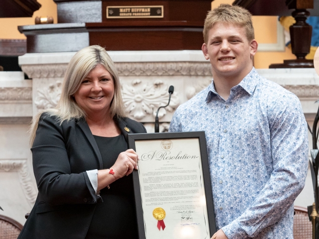 Senator Kunze Recognizes Division I State Wrestling Champ