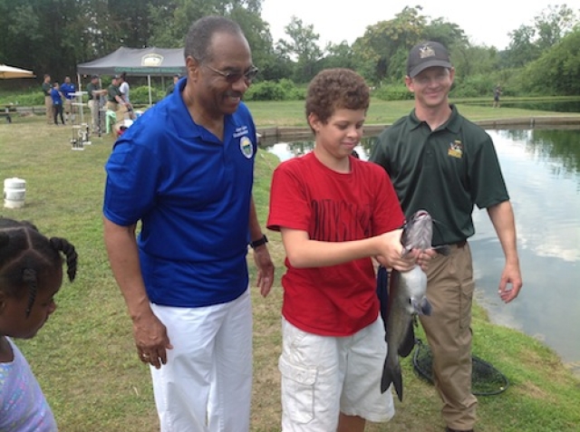 Senator Sykes Hosts Fishing Clinic for Akron Youth